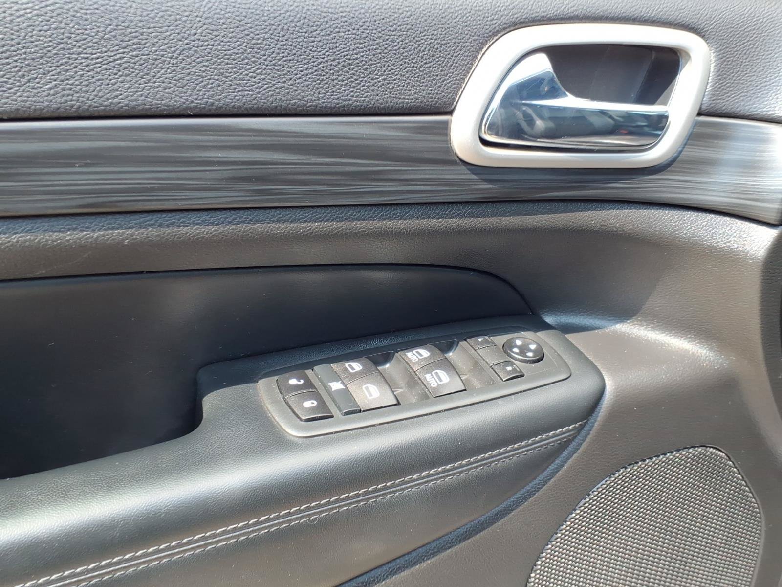 Used 2020 Jeep Grand Cherokee Altitude AWD/4WD image 14