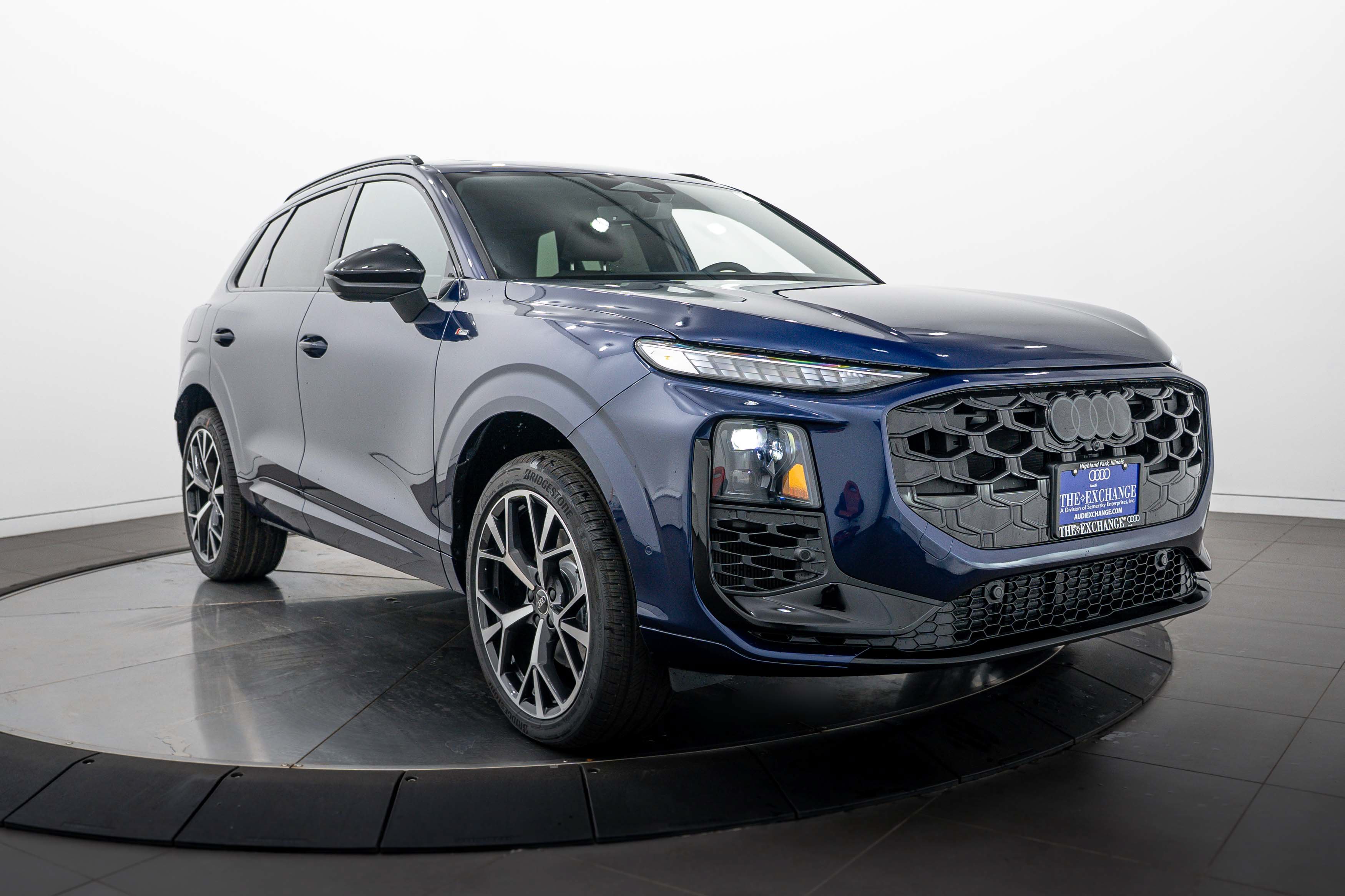 New 2026 Audi Q3 quattro 2.0T AWD/4WD image 2