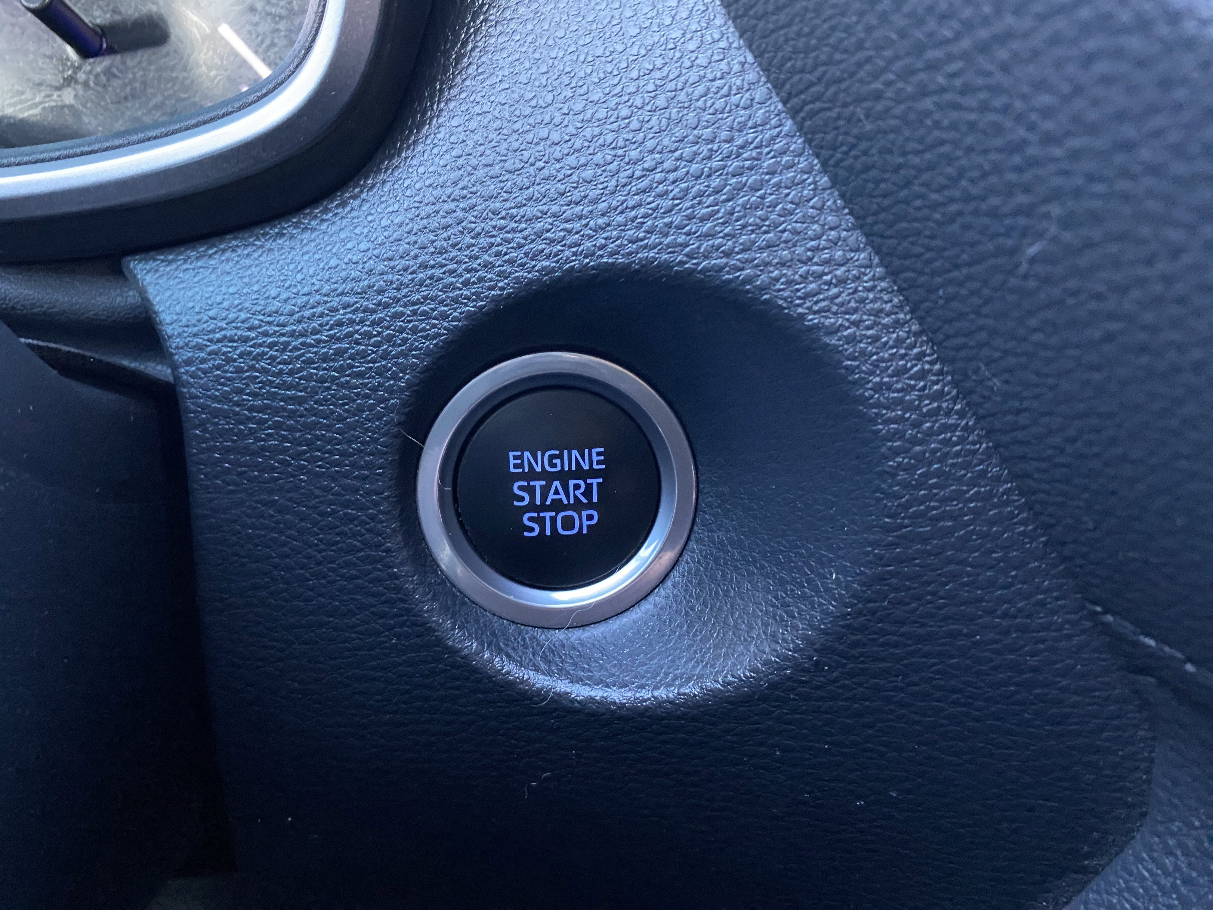 Used 2022 Toyota Corolla Cross XLE image 33