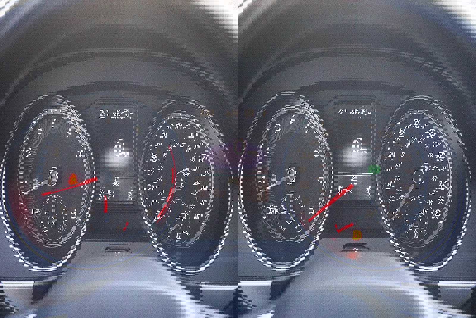 Used 2020 Volkswagen Atlas Cross Sport SE w/ Panoramic Sunroof Package image 22