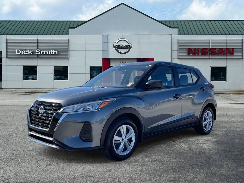 Used 2025 Nissan Kicks Play S image 3