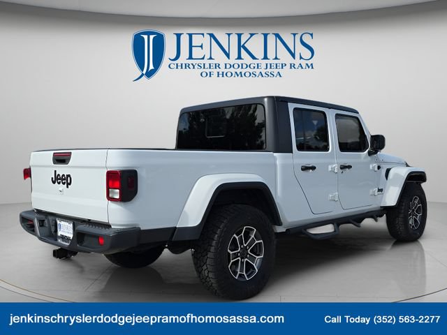 Used 2020 Jeep Gladiator Overland AWD/4WD image 4