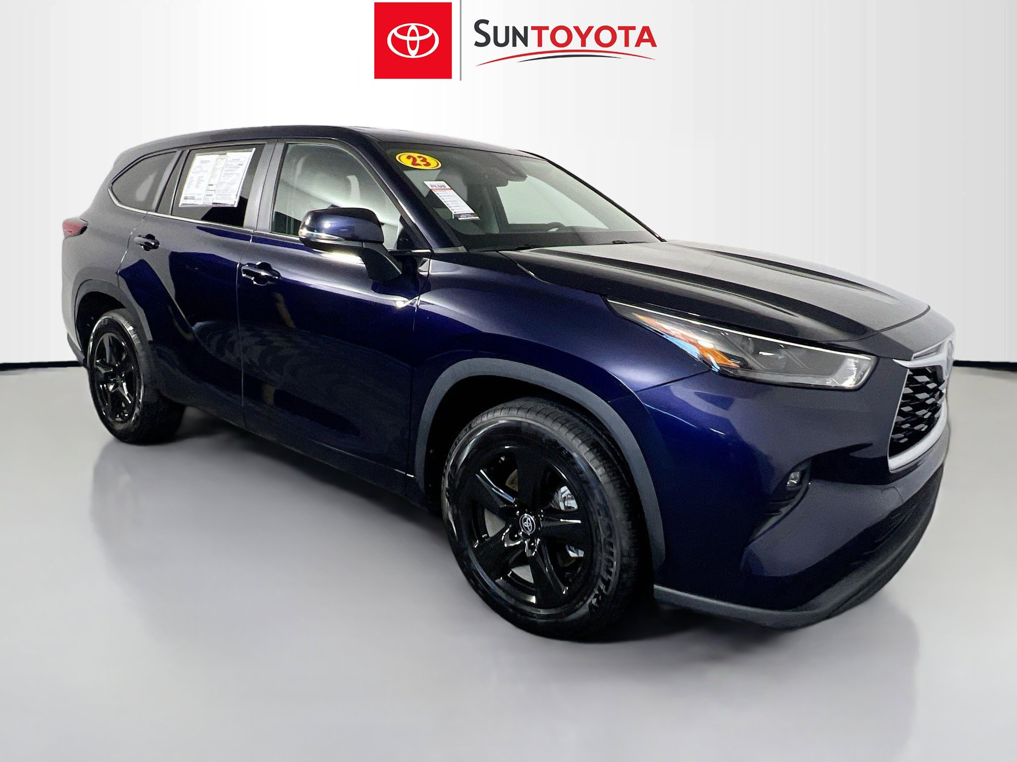 Used 2023 Toyota Highlander LE