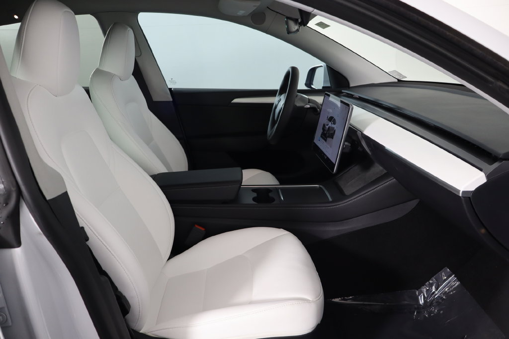 Used 2023 Tesla Model Y Long Range AWD/4WD image 16