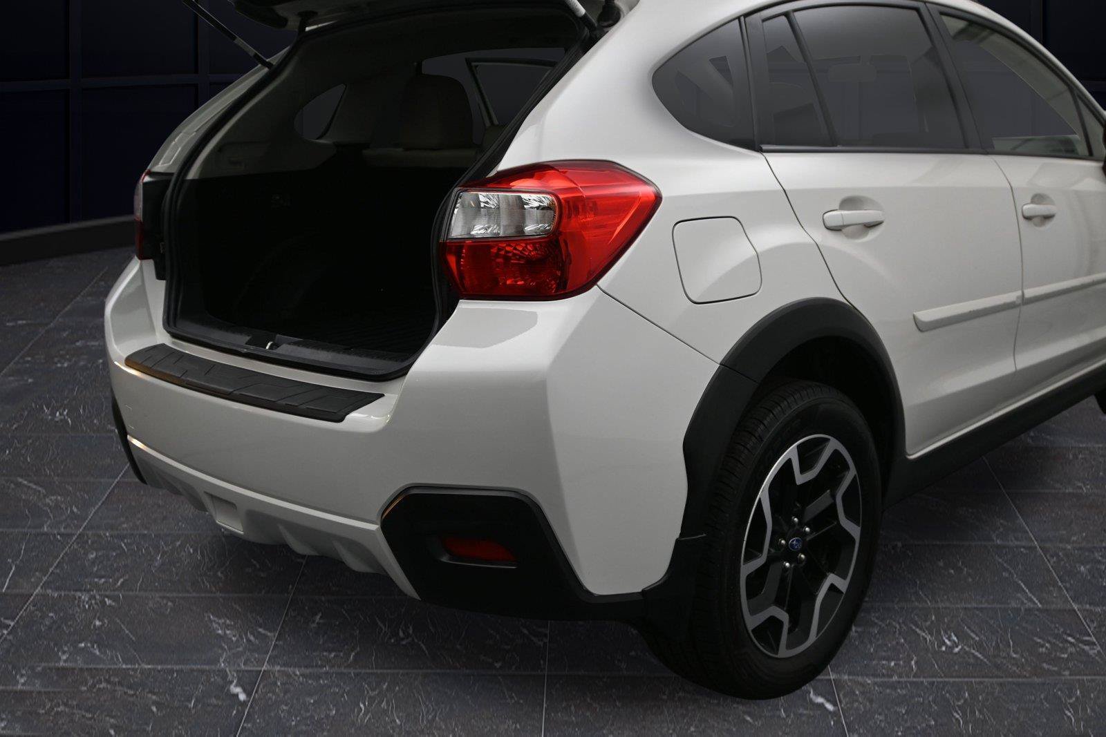 Used 2016 Subaru Crosstrek 2.0i Limited AWD/4WD image 12