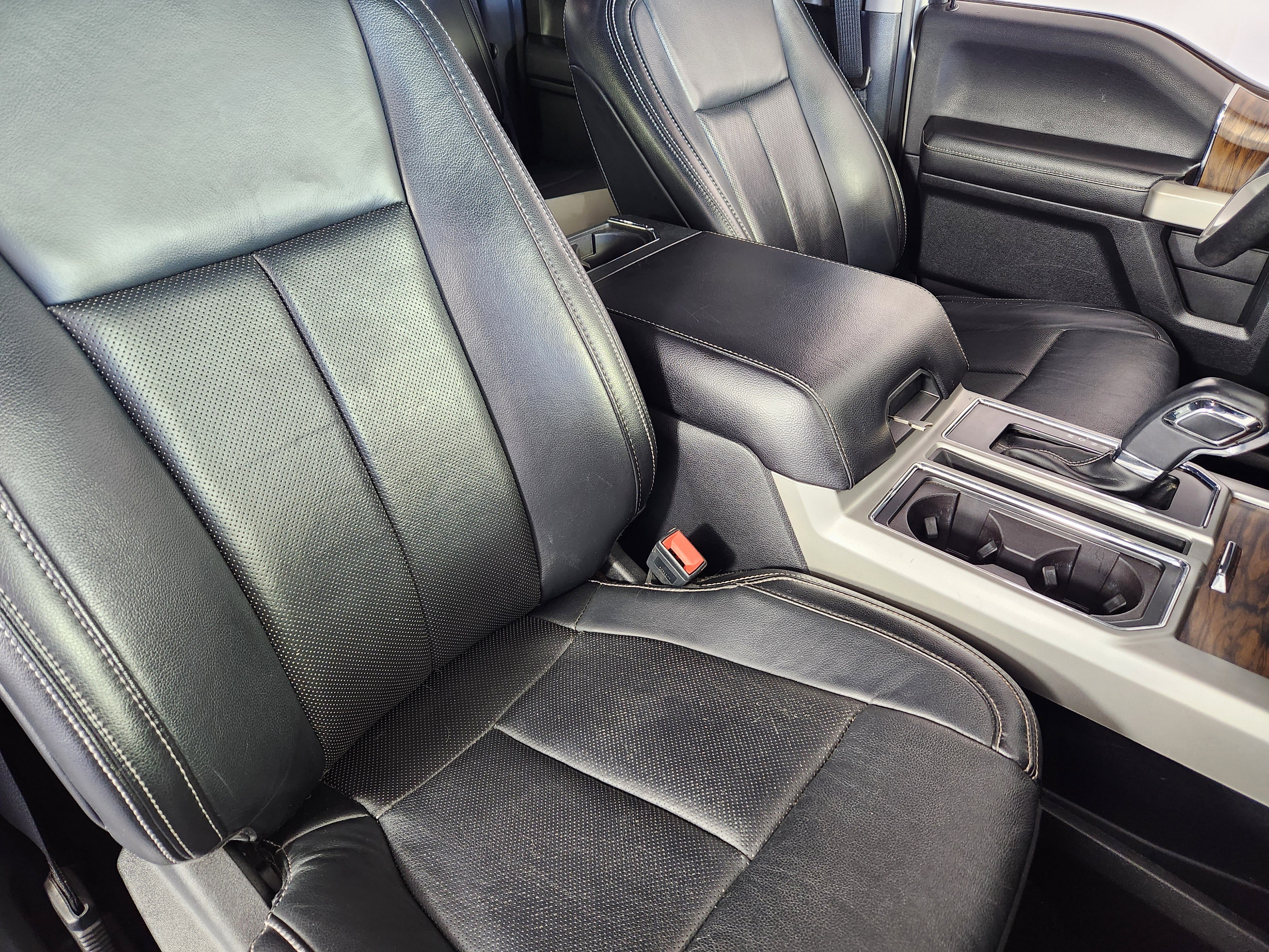 Used 2019 Ford F150 Lariat image 10