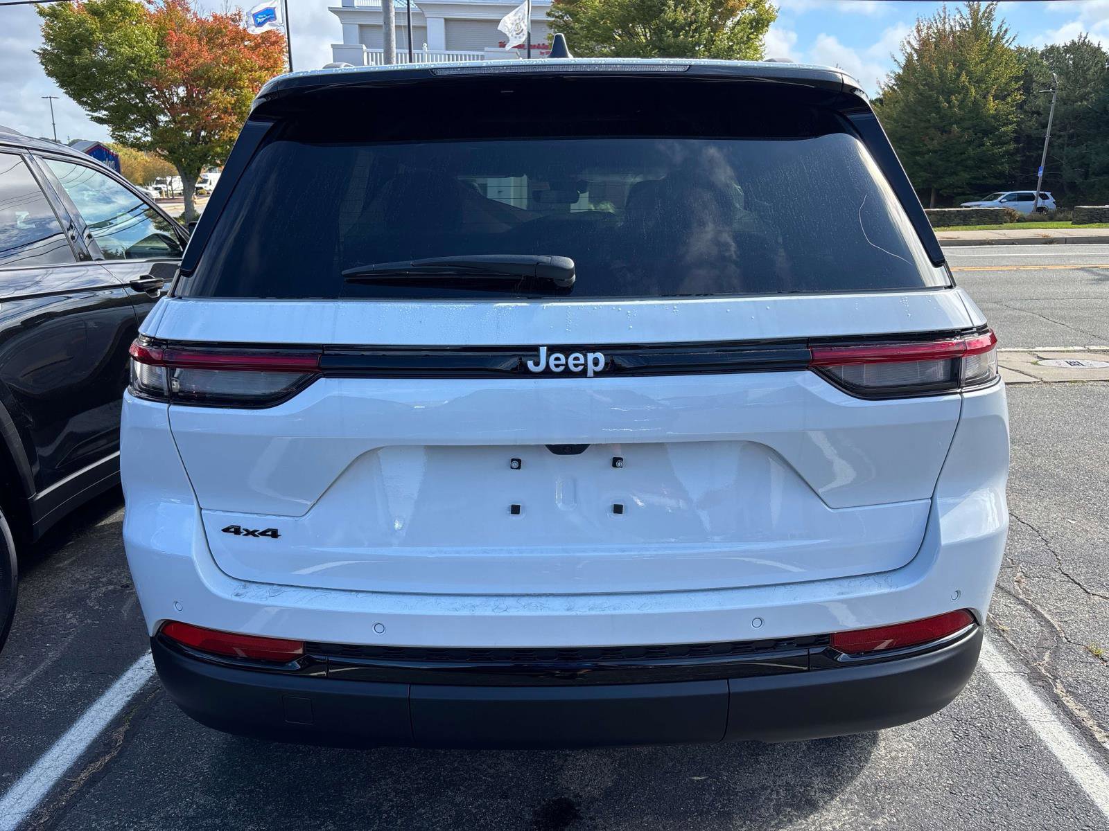 New 2025 Jeep Grand Cherokee Altitude image 3