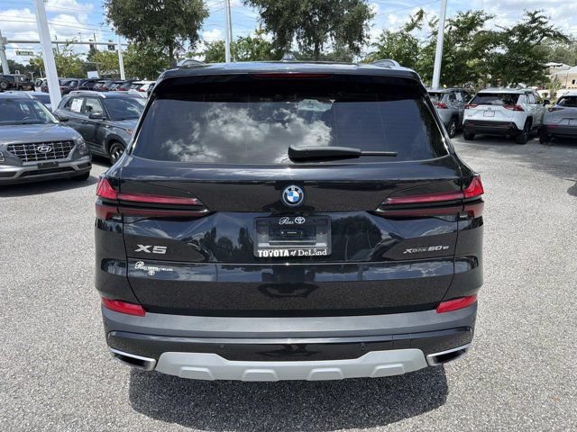 Used 2024 BMW X5 xDrive50e AWD/4WD image 3