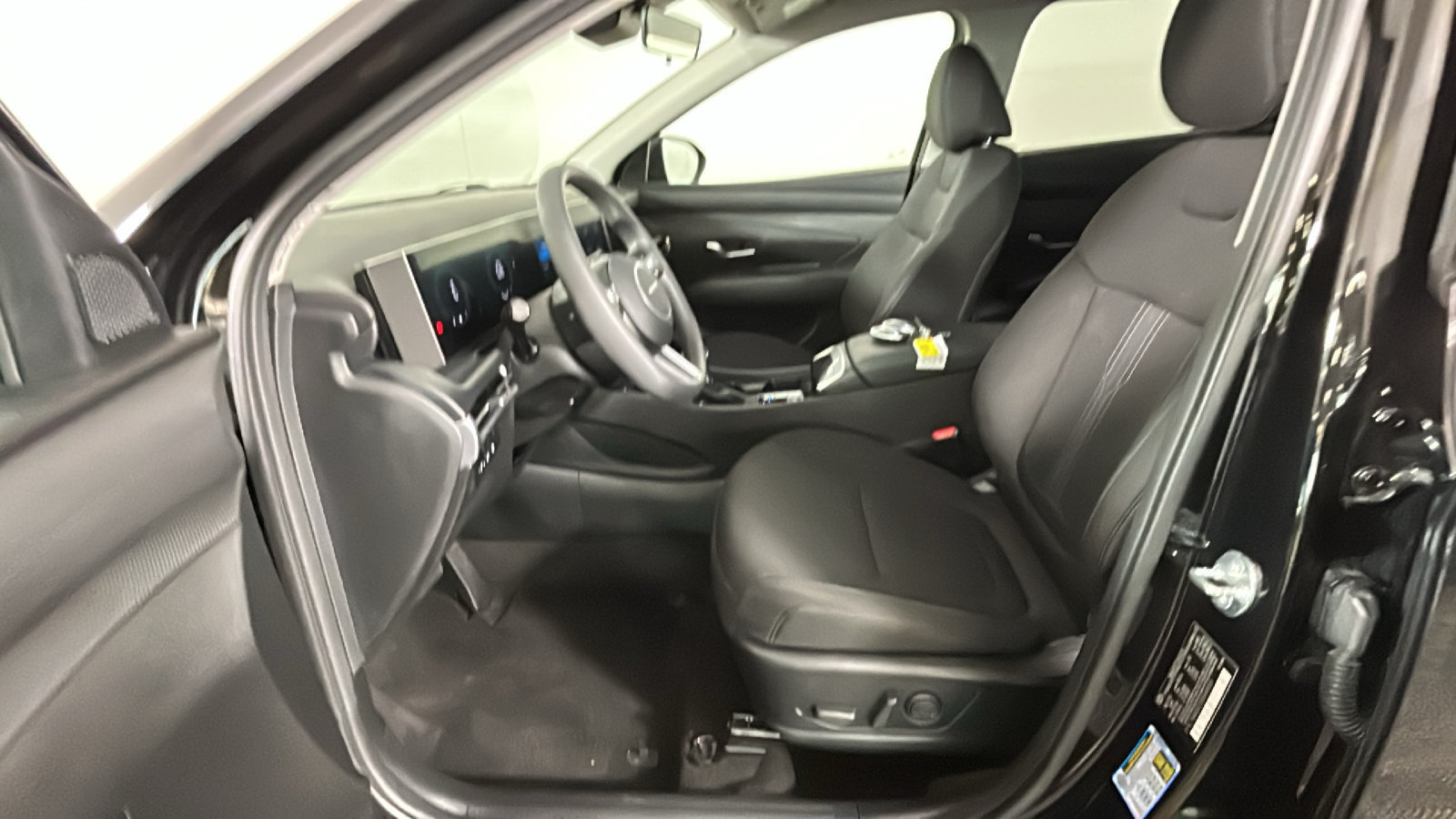 Used 2025 Hyundai Tucson SEL AWD/4WD image 13