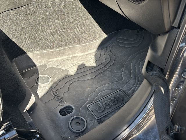 Certified 2024 Jeep Gladiator Sport AWD/4WD image 39