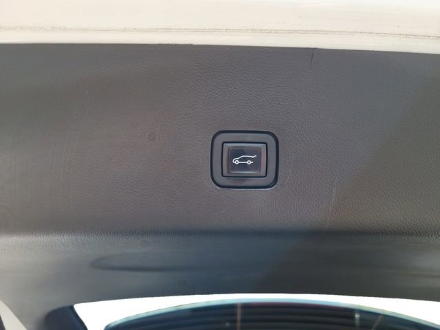 Used 2023 Chevrolet Traverse RS image 25