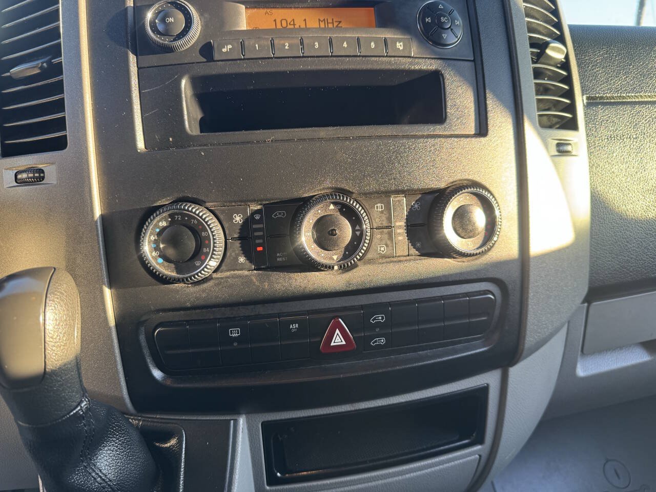 Used 2007 Dodge Sprinter 2500 w/ Cooling Group RWD image 20
