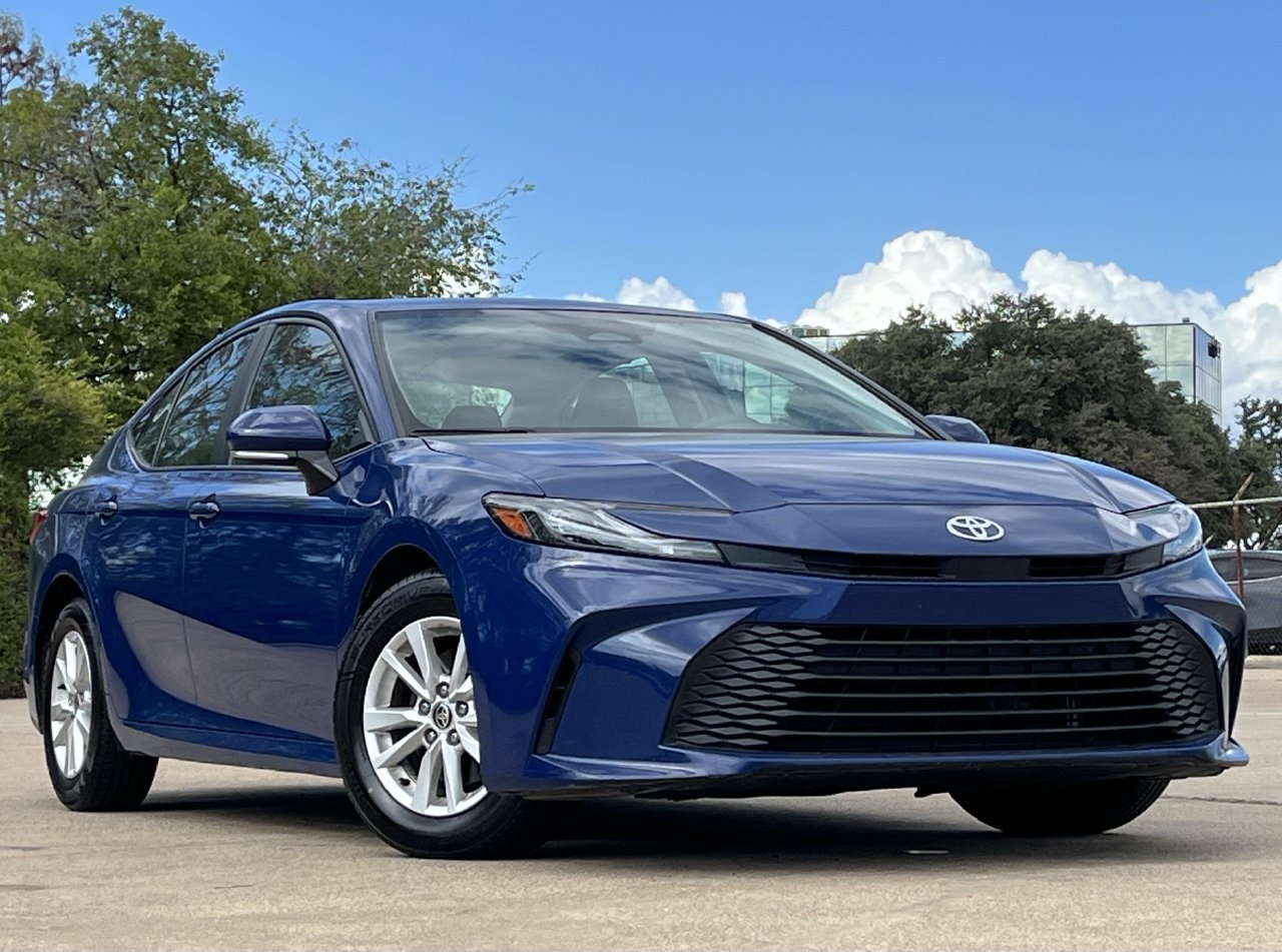 Used 2025 Toyota Camry LE FWD image 2