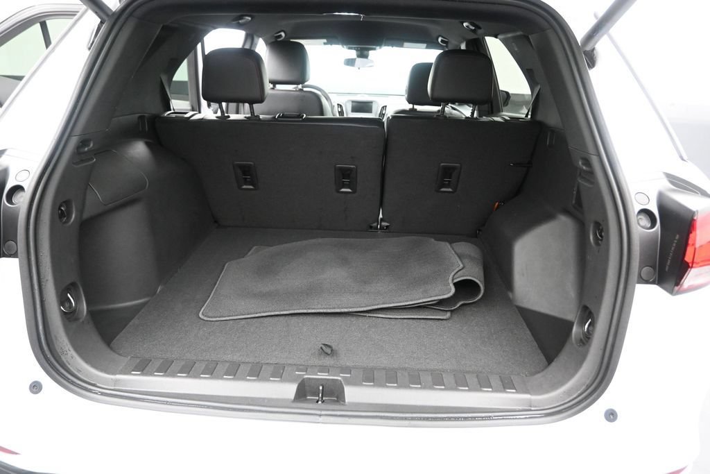 Used 2023 Chevrolet Equinox RS FWD image 13