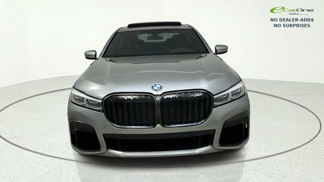Used 2022 BMW 750i xDrive w/ M Sport Package AWD/4WD image 2