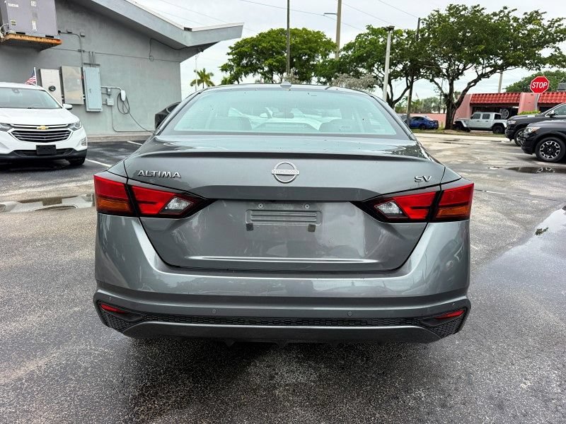 Used 2024 Nissan Altima 2.5 SV FWD image 6