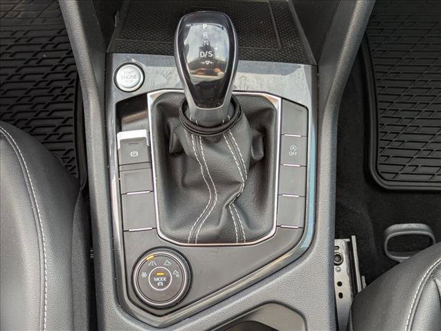 Used 2022 Volkswagen Tiguan SE image 12