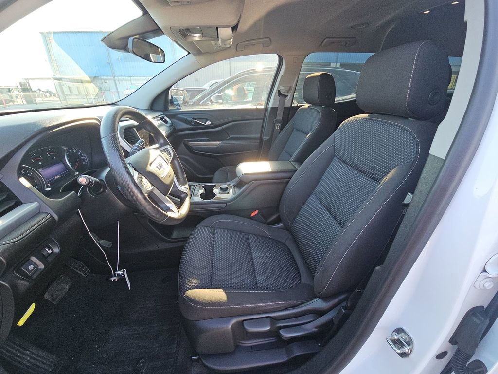 Used 2022 GMC Acadia SLE FWD image 3