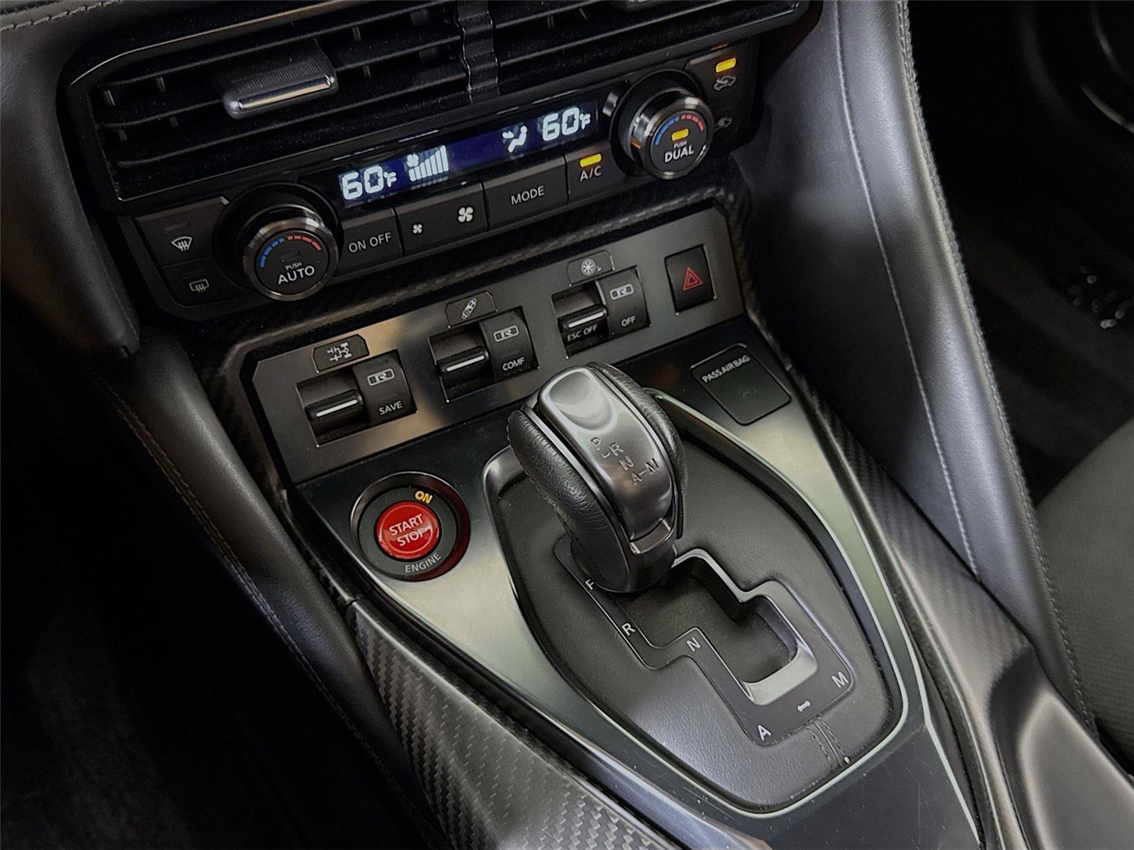 Used 2020 Nissan GT-R Premium image 21