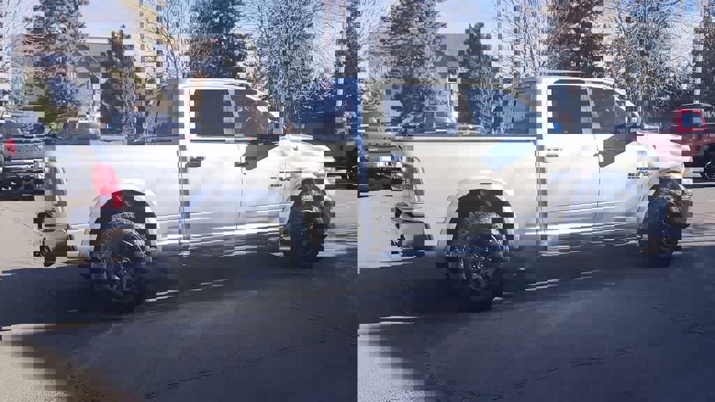 Used 2018 RAM 1500 Laramie w/ Convenience Group image 9