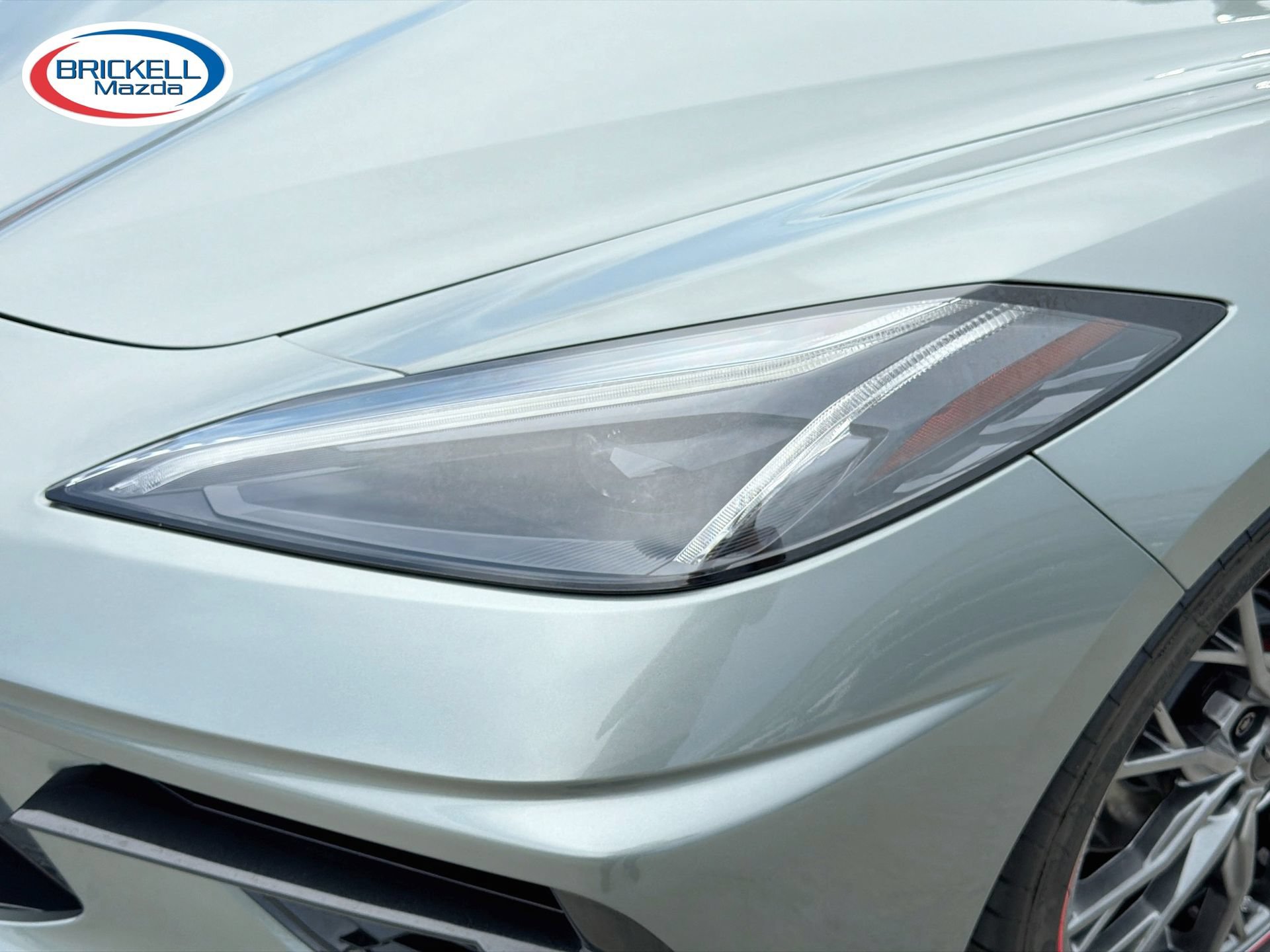 Used 2024 Chevrolet Corvette Stingray Premium Cpe w/ Body-Color Dual Roof Package RWD image 9