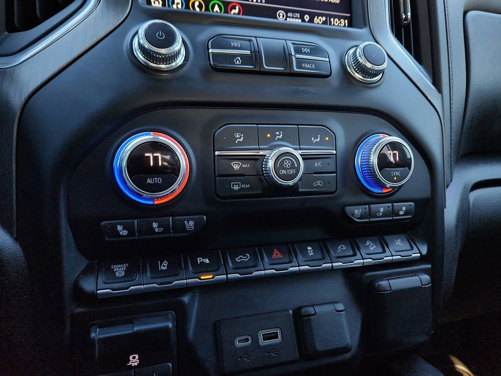 Used 2022 GMC Sierra 2500 Denali w/ Denali Black Diamond Edition image 11