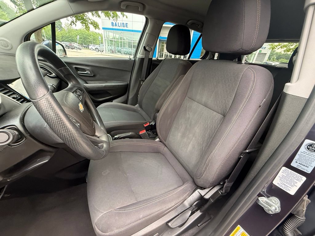 Used 2019 Chevrolet Trax LS w/ Tint and Cruise Package AWD/4WD image 22