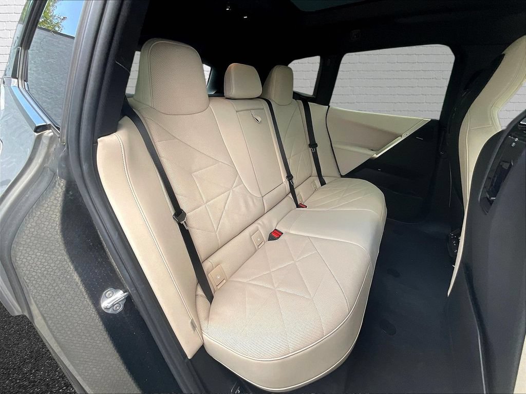 Used 2024 BMW iX xDrive50 AWD/4WD image 22