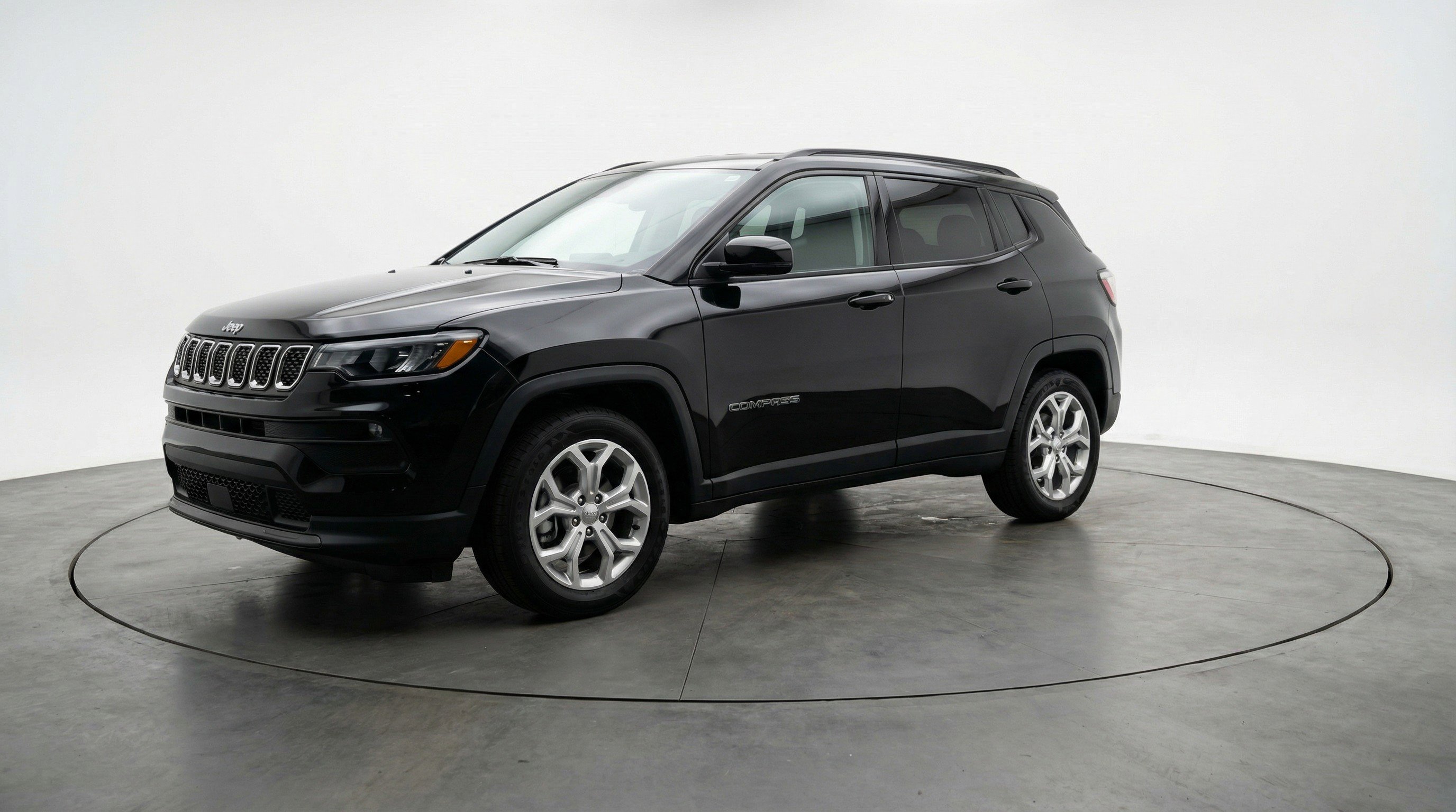 Used 2025 Jeep Compass Latitude image 3