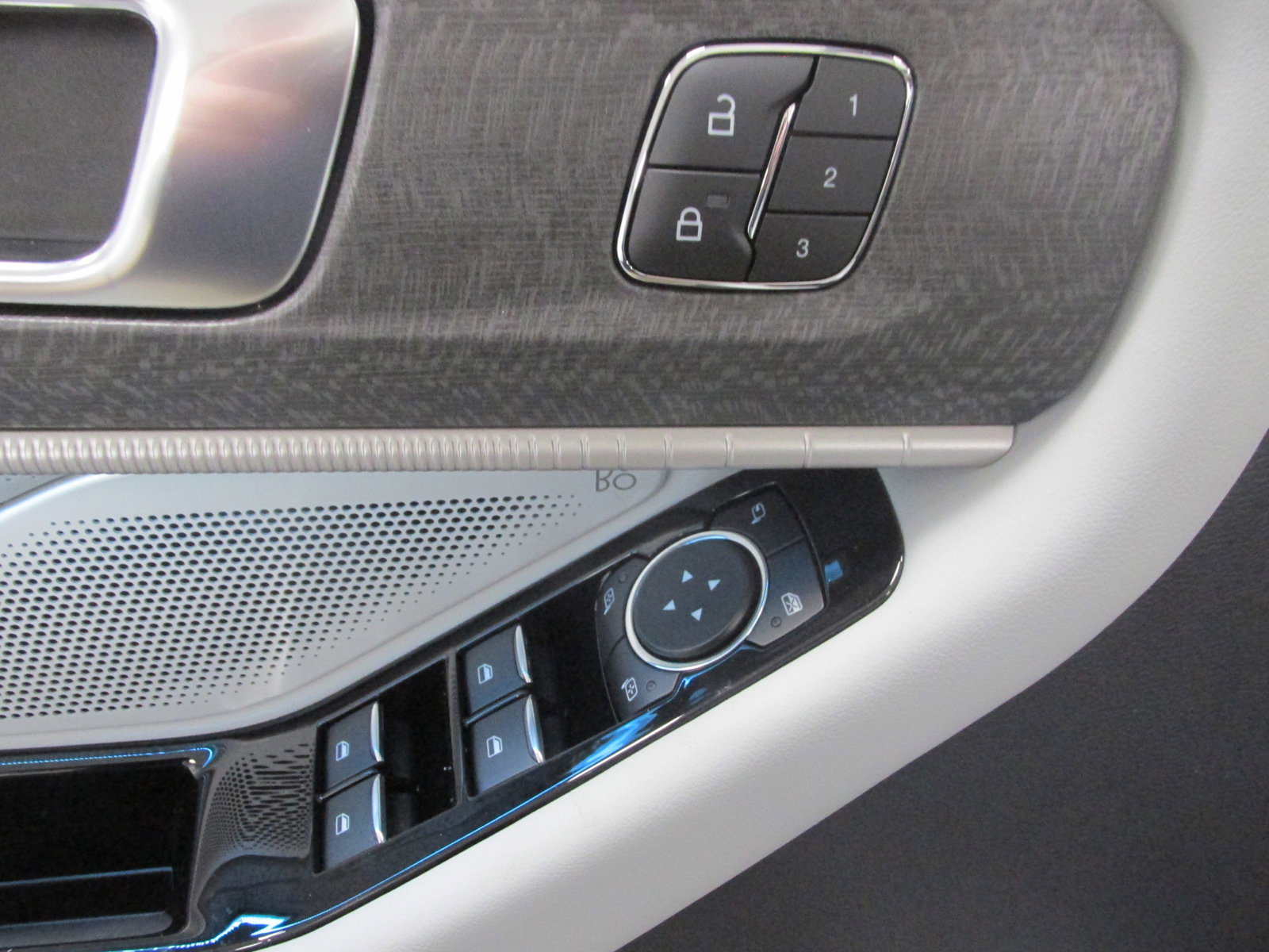 New 2025 Ford Explorer Platinum w/ Ultimate Package image 29