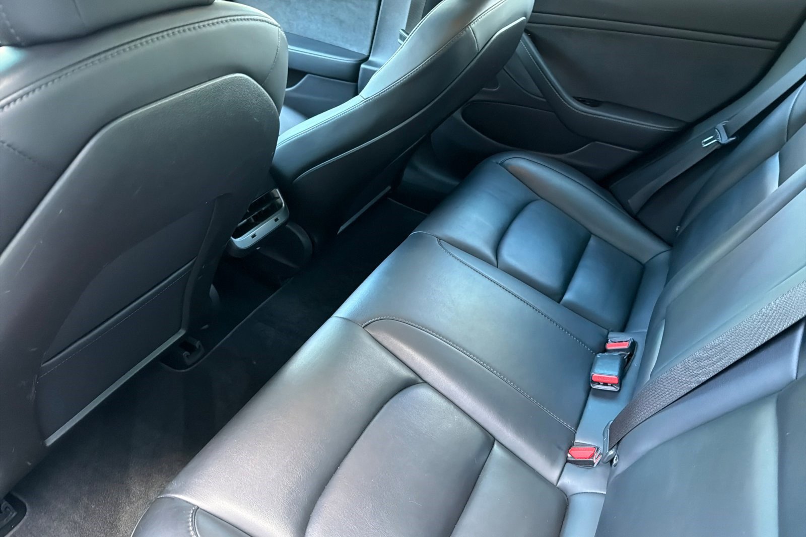 Used 2018 Tesla Model 3 Long Range image 15