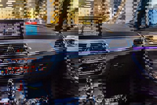 Used 2019 BMW 540i xDrive w/ M Sport Package image 39