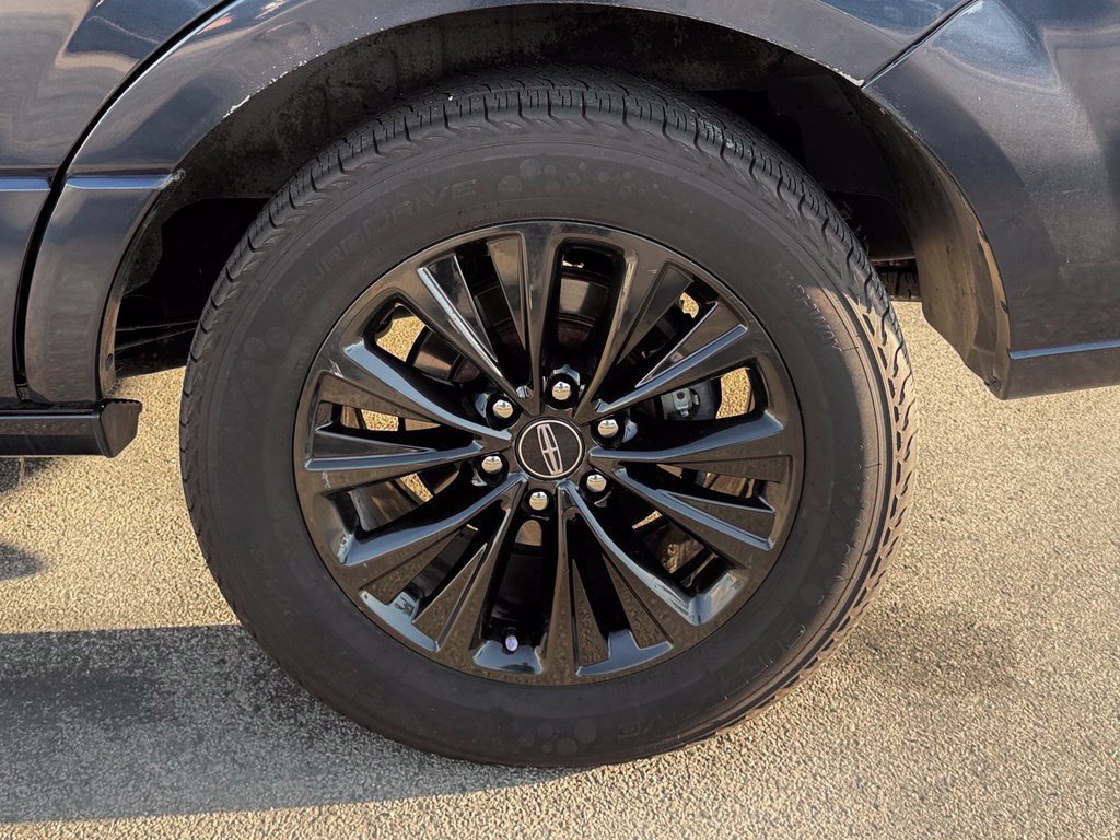 Used 2017 Lincoln Navigator Select AWD/4WD image 8