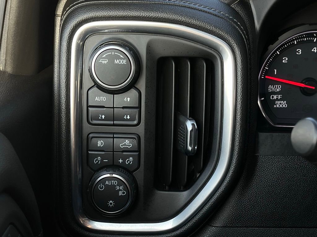 Used 2020 Chevrolet Silverado 1500 RST w/ Texas Edition AWD/4WD image 23