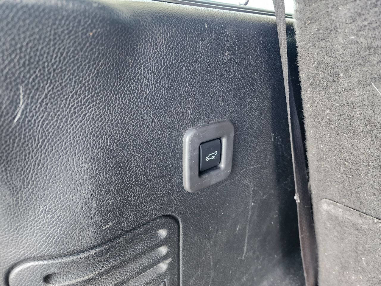 Used 2013 Ford Expedition Limited image 33