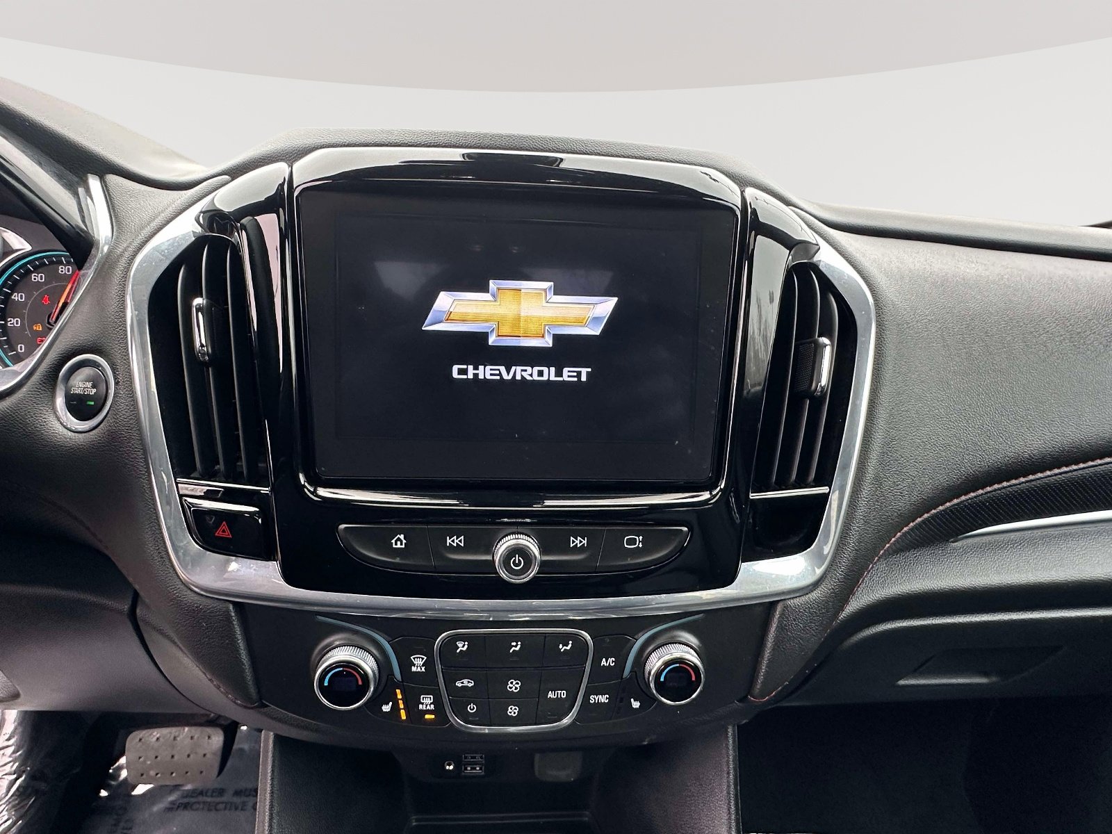 Certified 2023 Chevrolet Traverse RS image 9