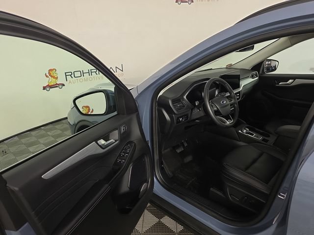 Used 2023 Ford Escape Platinum AWD/4WD image 17
