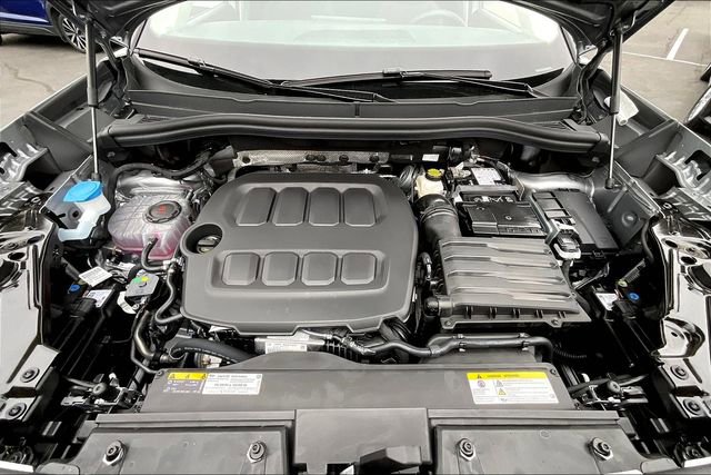 New 2025 Volkswagen Tiguan SE AWD/4WD image 13