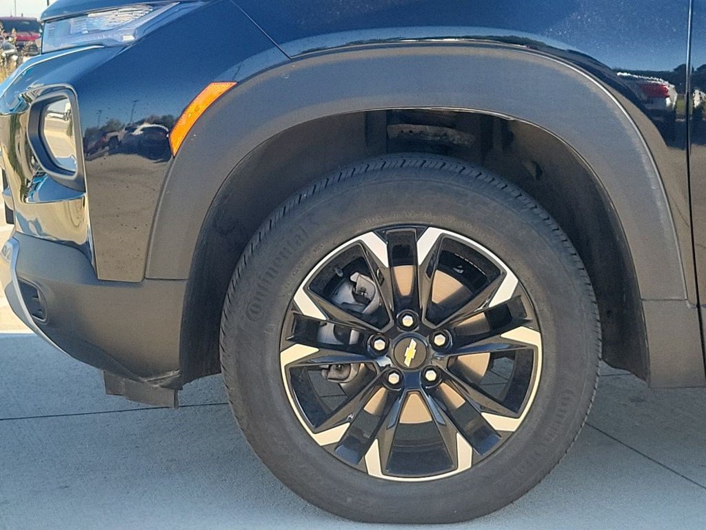 Used 2023 Chevrolet TrailBlazer LT AWD/4WD image 37