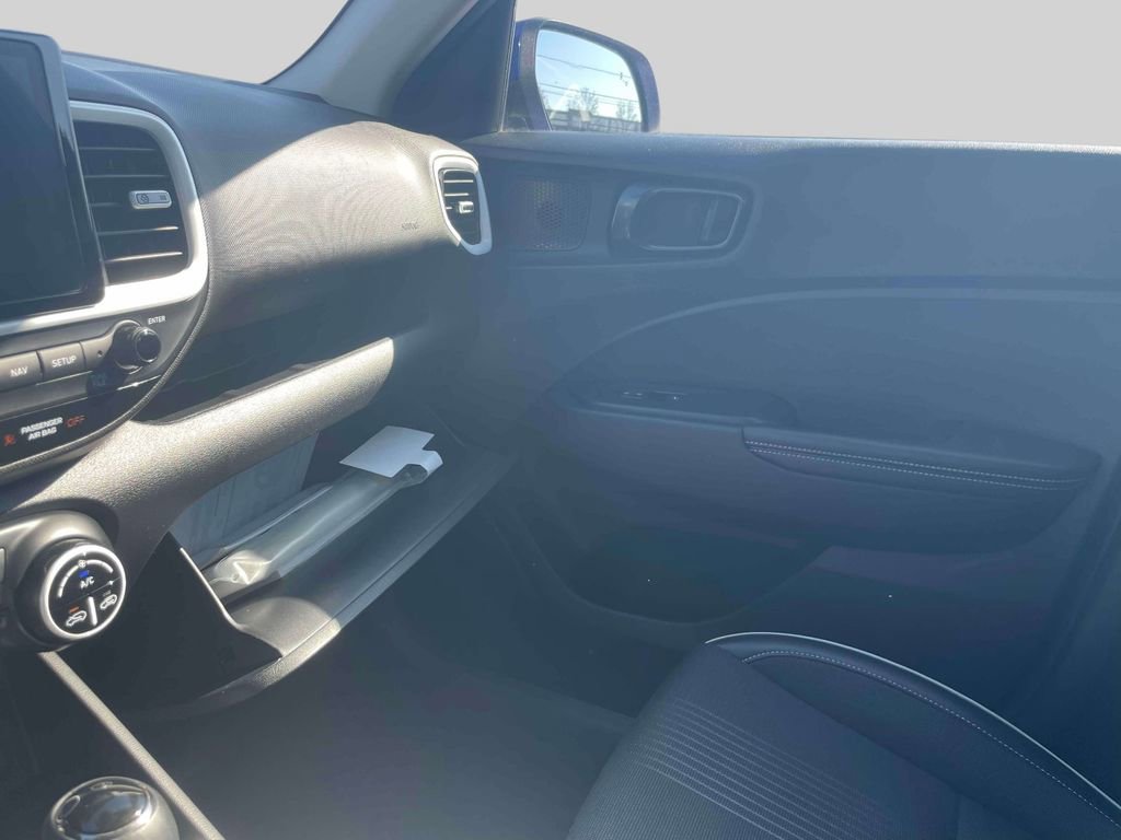 Certified 2023 Hyundai Venue Limited image 32