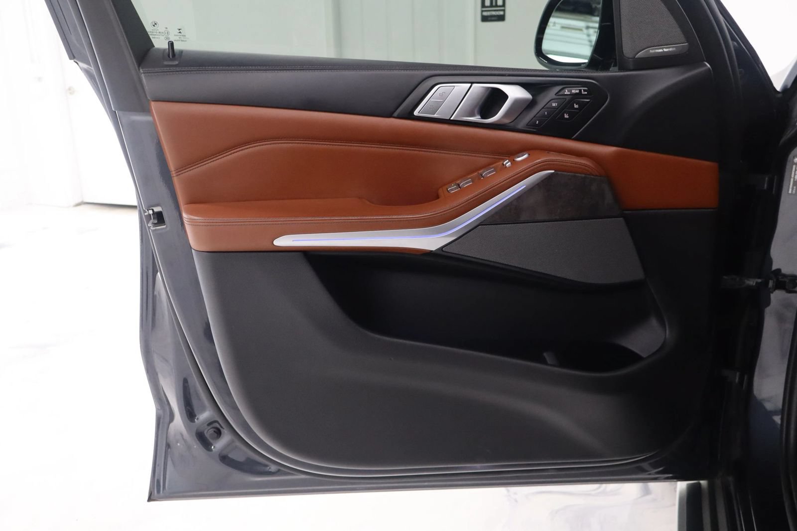 Used 2019 BMW X7 xDrive40i w/ Premium Package AWD/4WD image 13