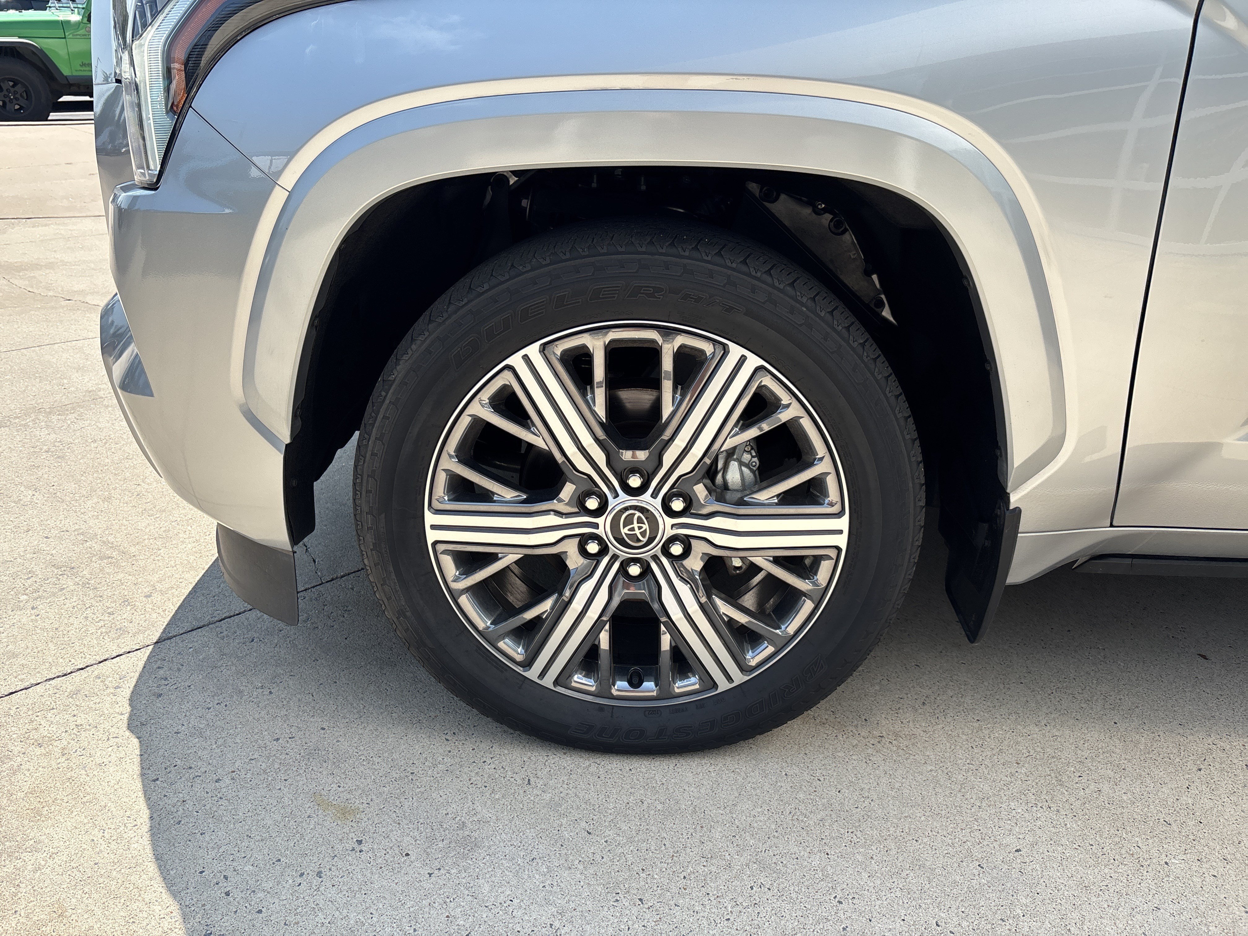 Used 2023 Toyota Sequoia Capstone AWD/4WD image 33