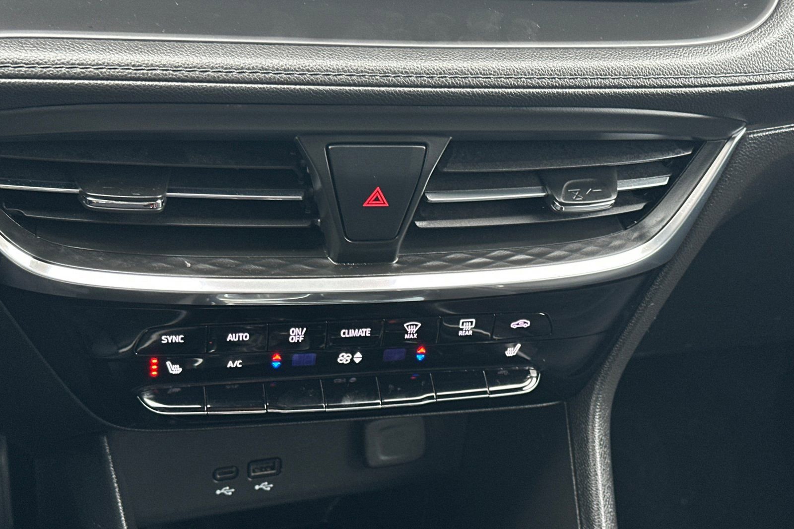 Used 2024 Buick Encore GX Avenir w/ Avenir Convenience Package image 20