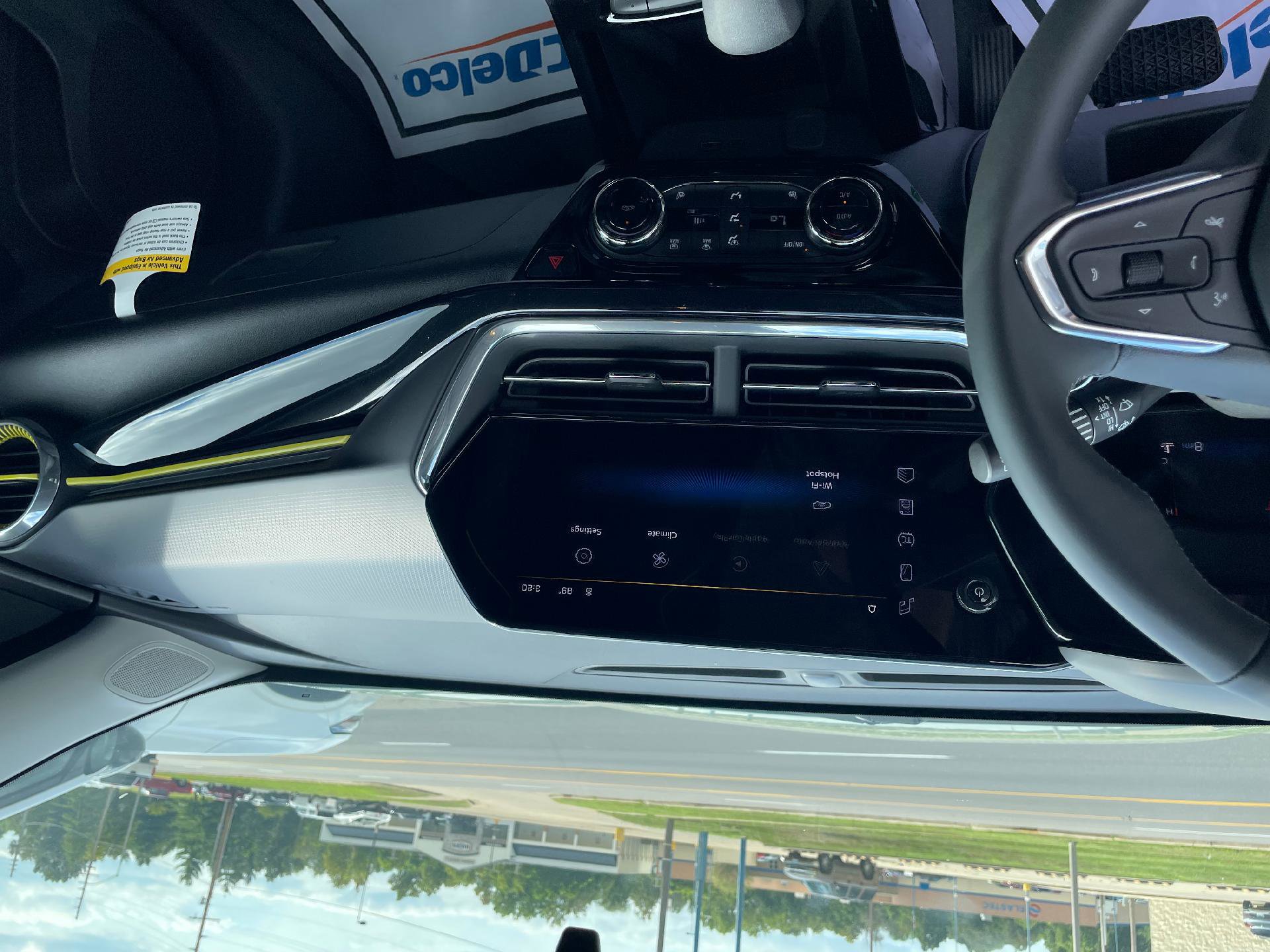 New 2025 Chevrolet Trax ACTIV w/ Sunroof Package image 13