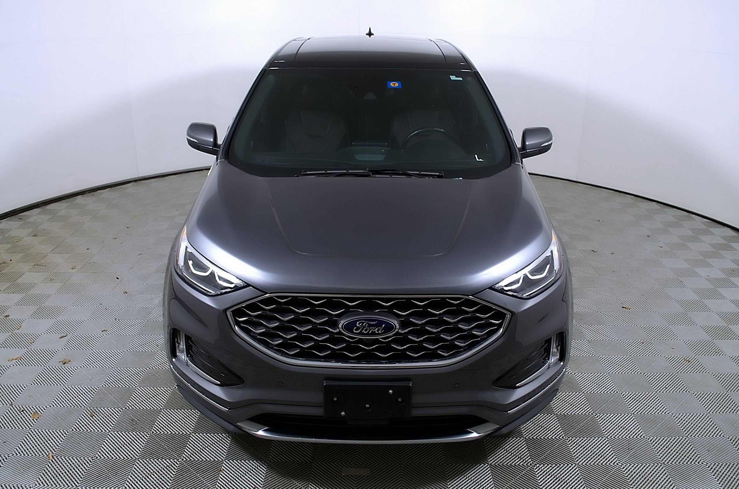 Used 2021 Ford Edge Titanium w/ Equipment Group 301A image 4