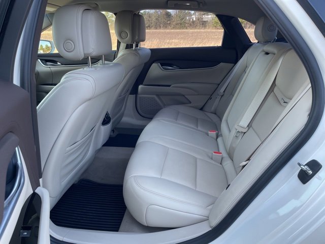 Used 2014 Cadillac XTS Base image 27