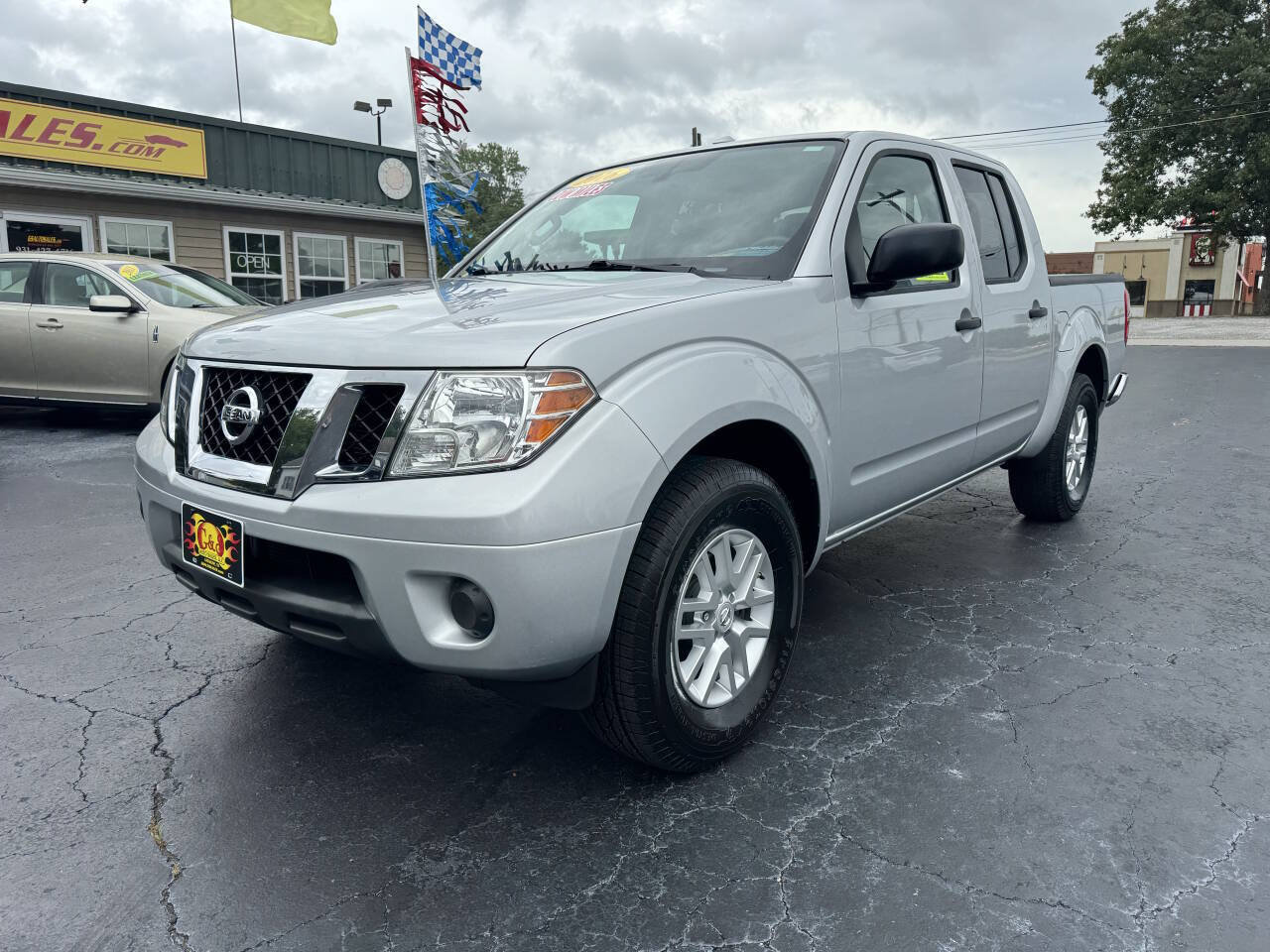 Used 2016 Nissan Frontier SV RWD image 3