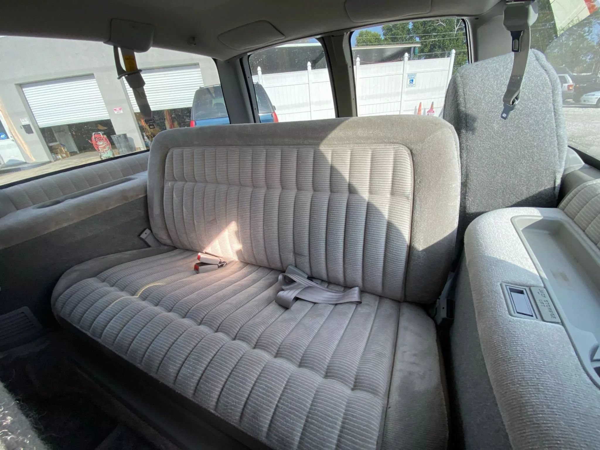 Used 1994 Chevrolet Suburban 2WD image 14
