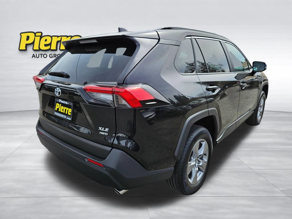 Used 2025 Toyota RAV4 XLE AWD/4WD image 10