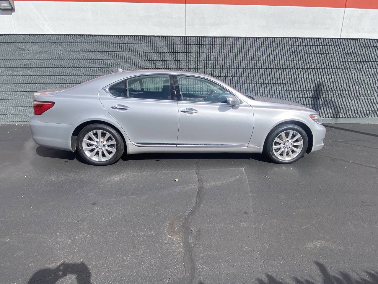 Used 2010 Lexus LS 460 AWD image 16